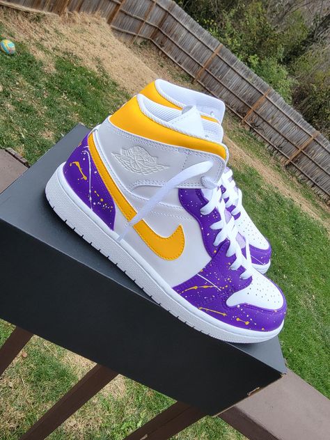 Custom Kobe inspired Jordan 1s. Can do any players theme and colors! Please make sure you choose the correct size, all sales are final  Any questions inbox me first please. *Save $25 ordering from my website BrockKustomz.com* Shoes are Unisex men 7= womens 8.5 and so fourth.  In example For a 7 you may receive a women's 8.5. The shoe will be the exact same. Kobe 8 Shoes, Custom Jordan Shoes, Custom Jordan, Jordan Swag, Fly Outfits, Custom Sneakers Diy, Jordan 11s, Custom Jordans, Kobe Shoes