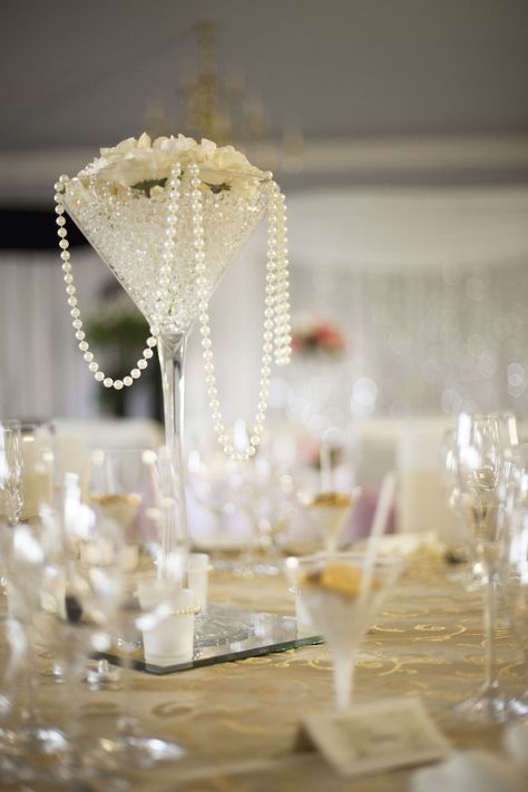 Pearl Themed Wedding, Martini Glass Centerpiece, Pearl Wedding Decorations, Pearls Wedding Theme, Pearl Bridal Shower, Imperial Design, Pearl Centerpiece, Pearls Diy, Gatsby Wedding