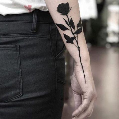 Solid Tattoo, Rose Tat, Black Rose Tattoo, Black Rose Tattoos, Rosen Tattoo, Beautiful Tattoo, Feather Tattoos, 문신 디자인, Trendy Tattoos