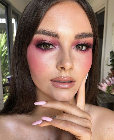 Blush Draping, Bright Eye Makeup, Creative Makeup Looks, Looks Party, Kiss Makeup, Pink Makeup, Editorial Makeup, Makeup Goals, Pink Blush