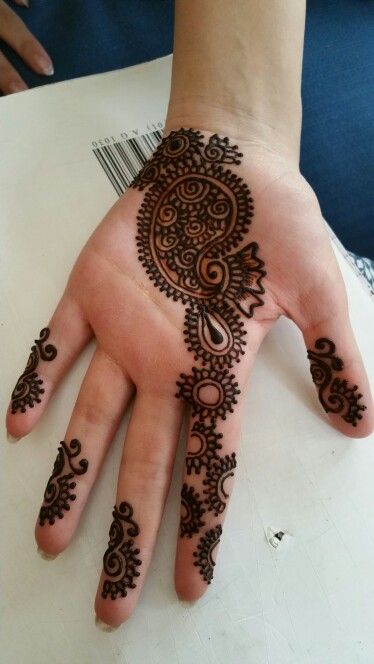 Henna tattoo Easy Mehendi, Simple Arabic Mehndi, Simple Arabic Mehndi Designs, Finger Henna Designs, Mehndi Designs 2018, Henna Tattoo Designs Hand, Mehndi Designs For Kids, Modern Mehndi Designs, Full Mehndi Designs