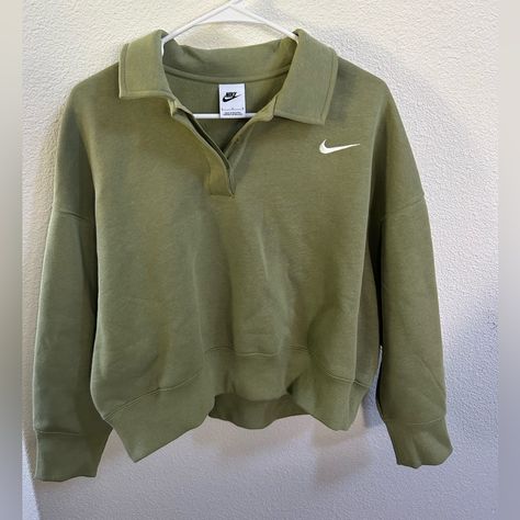 Brand New, Never Worn Sage Green Nike Crewneck, Slightly Cropped, Women’s Large