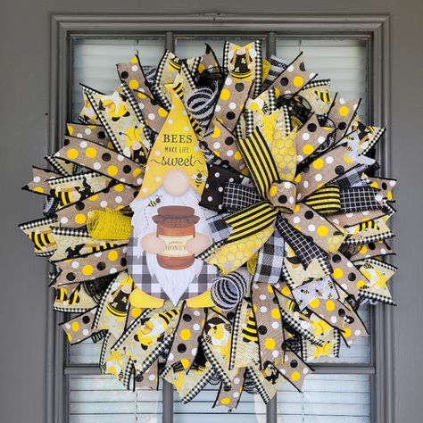 Bumble bee decorations