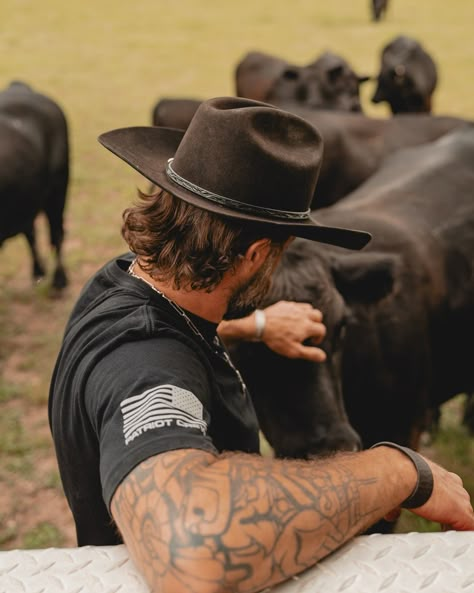 A good old truck, grass puppies & fresh air. Can’t beat it. @ciardullo_cattle_co for @patriotcrew.co Country Outfits For Men Casual, Rancher Outfits Men, Cattle Photoshoot, Cowboy Aesthetic Outfits Men, My Type Aesthetic Men, Cowboy Photoshoot Men, Country Man Aesthetic, Dark Cowboy Aesthetic, Rancher Aesthetic