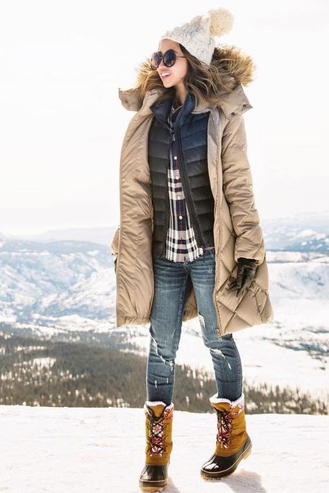 Women Snow Boots Outfit Ideas picture 6 Snow Boots Outfit, Cute Snow Boots, Snow Outfits For Women, Snow Day Outfit, Winter Mode Outfits, Winter Boots Outfits, New York Winter, Snow Outfit, Winter Outfits Cold