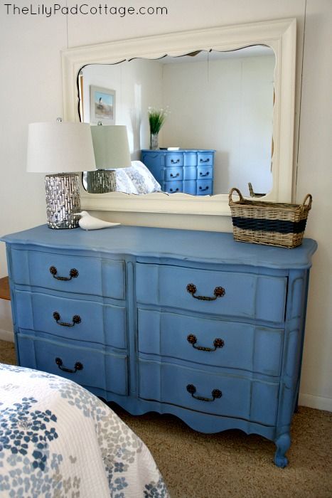 Greek Blue Chalk Painted Dresser from @Kelly Rinzema (thelilypadcottage) Annie Sloan Greek Blue, Chalk Paint Furniture Dresser, Bedroom Dresser Mirror, Chalk Paint Dresser, Blue Chalk Paint, Blue Dresser, Mirror Makeover, Greek Blue, Room Mirror