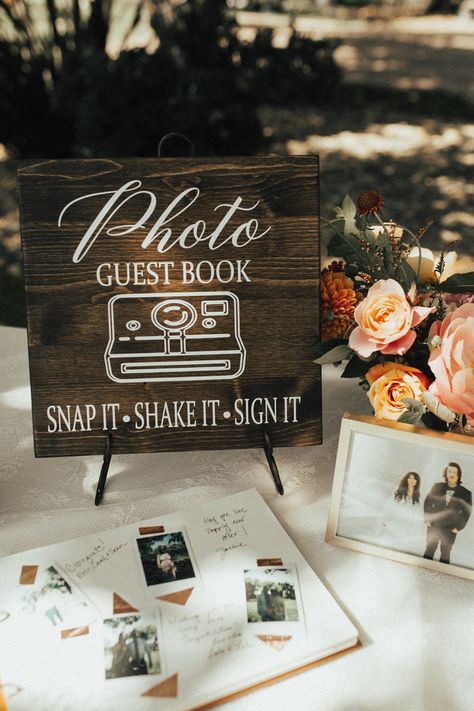 Vintage Wedding Guest Book, Creative Wedding Guest Books, Hiasan Perkahwinan, Wedding Guest Book Table, Rustic Wedding Decorations, Guest Book Table, Wedding Guest Book Sign, Photo Guest Book, Cute Wedding Ideas