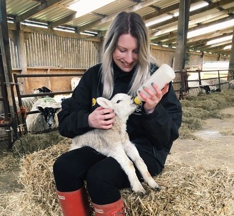 Country Life, Country Gal, 9 Lives, Young Farmers, Ranch Life, Farm Life, Hunter Boots, Agriculture, Dream Life