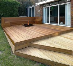 Back Deck Off House, Small House Deck Ideas, Raised Backyard Deck Ideas, Larch Decking Ideas, Tiered Back Deck, Back Decking Ideas, Deck Ideas Without Railings, Small Modern Deck Ideas, Deck Back Of House