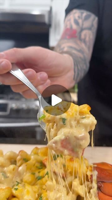 Matt Price on Instagram: "Lobster Mac & Cheese! Do yourself a flavor favor this week and try this recipe . After you’re done trying to figure out what an eclipse is, you probably worked up an appetite… so here ya go! Meet me in the kitchen, let’s make it happen lol . Shopping List: 1 lb lobster meat 1 lb Cavatappi or Elbow Mac noodles 1 1/2 cups shredded cheddar cheese 1 1/2 cups shredded colby jack 1 cup Gouda  cheese 1 cup Parmesan Cheese 1 tbsp garlic paste or fresh garlic 1 diced shallot 2.5 cups heavy cream 1/4 cup butter 3tbsps flour 1/4 cup Chardonnay or sherry wine 1-2tsps Better than bouillon lobster base  AP and Lemon Bae  and paprika  . #mrmakeithappen #foodies #foodporn #seafood #seafoodlover #seafoodlovers #lobster" White Cheddar Lobster Mac And Cheese, Lobster Mac And Cheese Recipe, Lobster Spaghetti, Lobster Mac N Cheese Recipe, Seafood Mac And Cheese, Crab Mac And Cheese, Everyday Dinners, Seafood Dinners, Cheese Homemade