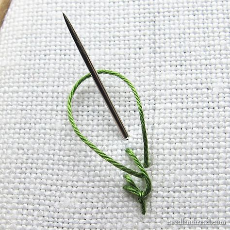 How to embroider a floral vine with tiny buds - Stitch Fun tutorial Embroidery Vines, Crazy Quilt Stitches, Needlepoint Stitches, Embroidery Stitches Tutorial, Japanese Embroidery, Quilt Stitching, Crewel Embroidery, Hand Embroidery Stitches, Floral Vine