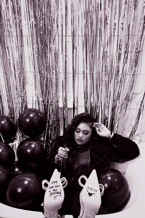 Black jumpsuit. Black blazer. Balloons. Writing on shoes. New Year Eve Photoshoot, New Year Photo Shoot Ideas, Nye Photoshoot Ideas At Home, New Year Photoshoot Ideas At Home, New Years Shoot, Newyears Photoshoot, New Year Poses Picture Ideas, New Years Eve Picture Ideas, New Years Eve Instagram Pictures