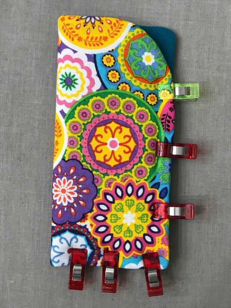 Eyeglass Cases Diy, Diy Glasses Case, Sew Eyeglass Cases, Eyeglass Cases Pattern, Fabric Eyeglass Cases, Diy Glasses, Sewing To Sell, Sewing Machine Projects, Scrap Fabric Projects