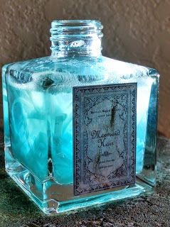 Diy Harry Potter Potions, Potion Bottles Diy, Diy Potion Bottles, Slug Club, Diy Potions, Ocean Diy, Potions Recipes, Bottles Diy, Halloween Potion Bottles