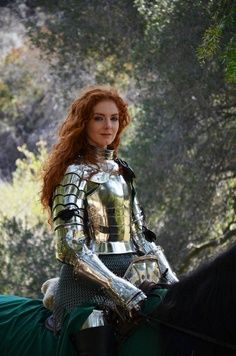 Some very nice armored ladies - Imgur Cuirass Armor, Woman In Armor, Medieval Female, Knight Fantasy, Stunt Woman, Armadura Cosplay, Batman Christian Bale, Free Paint, Female Armor