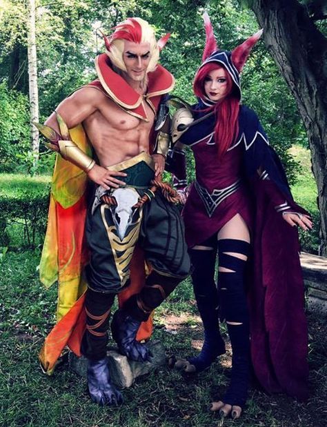 cosplay de lol Leon Night, Xayah Lol, Enji Night, Cosplay Makeup Tutorial, League Of Legends Cosplay, Ahri Lol, Xayah And Rakan, League Of Legends Characters, Halloween Inspo