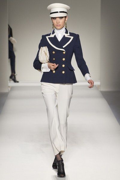 Business Dress Code, Military Inspired Fashion, 2011 Fashion, Milano Fashion Week, Milan Fashion Weeks, Nautical Fashion, Navy Fashion, Mode Vintage, Office Fashion