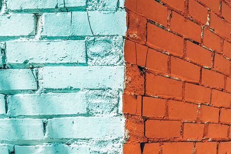 5 Reasons You’ll Regret Painting Your Brick House Paint Brick, Painted Brick Exteriors, Types Of Bricks, Painted Brick House, Easy Diy Paint, Diy Paint Projects, Brick Exterior House, Exterior Makeover, Casa Exterior