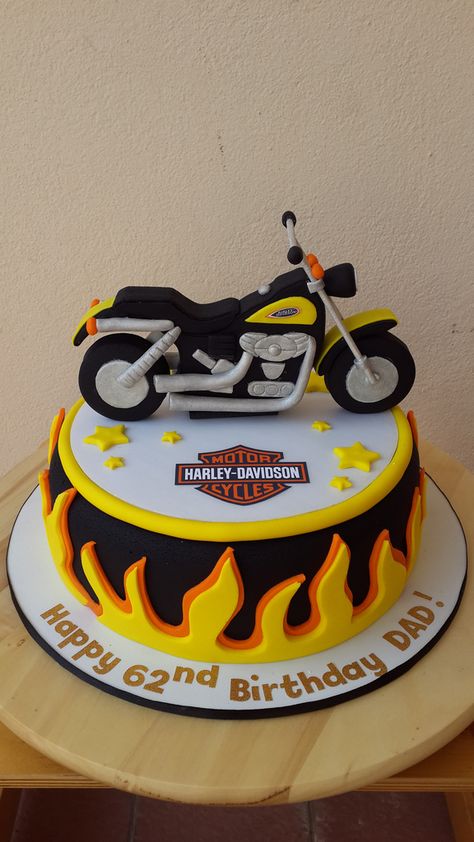 Explore sweetobsessions photos on Flickr. sweetobsessions has uploaded 632 photos to Flickr. Motor Cake, Bolo Motocross, Thor Cake, Motorcycle Birthday Cakes, Birthday Cake For Men, Motorbike Cake, Harley Davidson Cake, Cake For Men, Motorcycle Cake