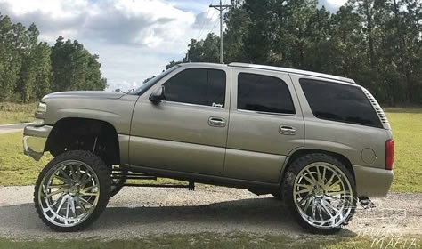 Squatted Truck, Squatted Tahoe, 2019 Chevy Silverado Lifted, Jacked Up Chevy Silverado, Squatted Trucks, Chevy Tahoe Z71, Tahoe Z71, Silverado 2500 Hd Lifted, Car Community