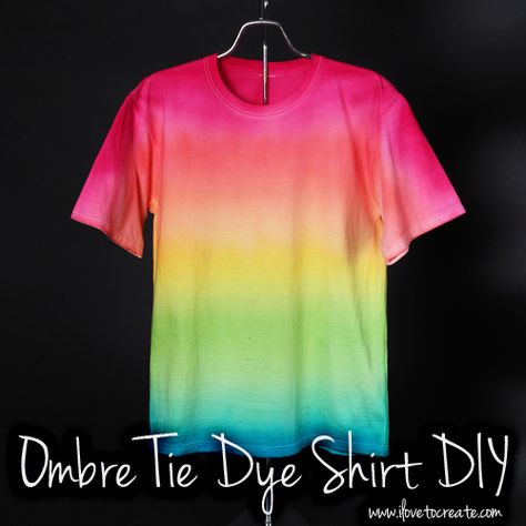 iLoveToCreate Blog: Ombre Tie Dye Shirt DIY + Video Tie Dye Shirt Diy, Dye Projects, Tie Dye Shirts Patterns, Ombre Tie Dye, Diy Tie Dye Techniques, Diy Tie Dye Designs, Tie Dye Patterns Diy, Tye And Dye, Diy Tie Dye Shirts