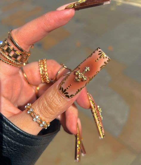 Gold and brown 🍂🍁 . . . . #nail #nails #autuamnail #hammermithnails #nailintargam Long Acrylic Nails Brown Colors, Airbrush Brown Nails, Maximalist Nails Fall, Tortoiseshell Nails French Tip, Brown And Gold Almond Nails, Fall Nails Long Almond, Pink Fall Acrylic Nails, Fall Design Nails Autumn, Yellow Plaid Nails