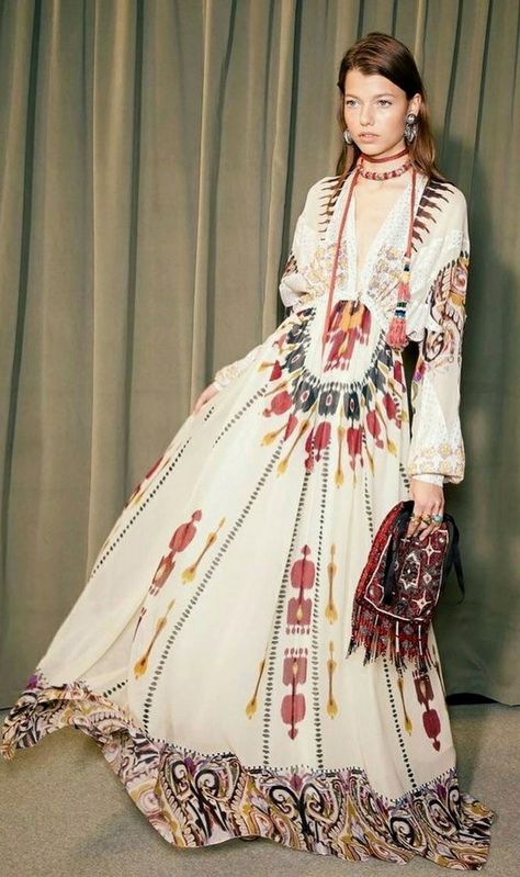 Western Inspiration, Milan Fashion Week Spring 2020, Ethno Style, Fashion Week Spring 2020, Mode Boho, La Fashion Week, Moda Boho, Milan Fashion Weeks, Indian Attire