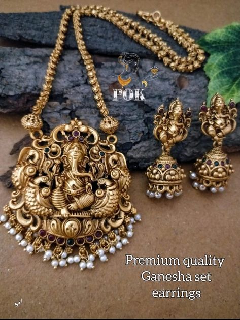 Antique Gold Pendant Designs, Gold Dollars For Chains, Dollar Chain Gold, Dollar Chain Gold Indian, Gold Dollars, Dollar Chain, Ruby Necklace Designs, Temple Jewellery Earrings, Temple Jewelry Necklace