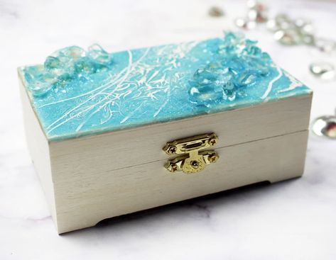 Resin Jewelry Box Ideas, Gifts For Best Friend Aesthetic, Resin Box Ideas, Make Your Own Resin, Resin Idea, Resin Tools, Resin Tips, Best Friend Aesthetic, Resin Box