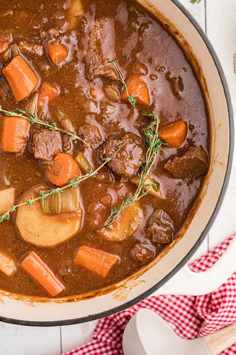 Beef Stew Steak Stew, Leftover Beef Stew, Traditional Beef Stew, Beef Stew Ingredients, Homemade Tomato Soup Recipe, Quick Soup Recipes, Quick Soup, Corned Beef Recipes, Savory Meals