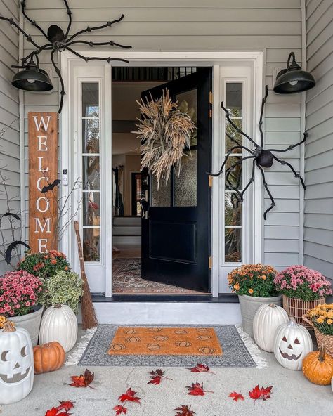 Is your home good to go for Halloween this year or are you still missing some last-minute decorations and prompts? 🕷️🎃⁠ ⁠ 📸@peoniesandtwine Fall Entryway Decor, Small Porch Decorating, Entrance Mats, Coconut Husk, Fall Entryway, Halloween Front Porch Decor, Rich Aesthetic, Cozy Fall Decor, Fall Front Porch Decor