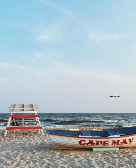 Beautiful shot captured by @emoutdoors 📸 Things to do while you're in town 👇🏼 1) Shop till you drop at Washington Street Mall 2) Tour Cape May Historic District 3) Visit Beach Plum Farms Visit the link in this pin to view all of our rentals in Cape May, NJ! ☀️ Cape May Aesthetic, Cape May New Jersey Aesthetic, Shore Photography, Cape May Beach, Beach Plum, Nj Beaches, Vacation Rentals By Owner, Farm Visit, Street Mall