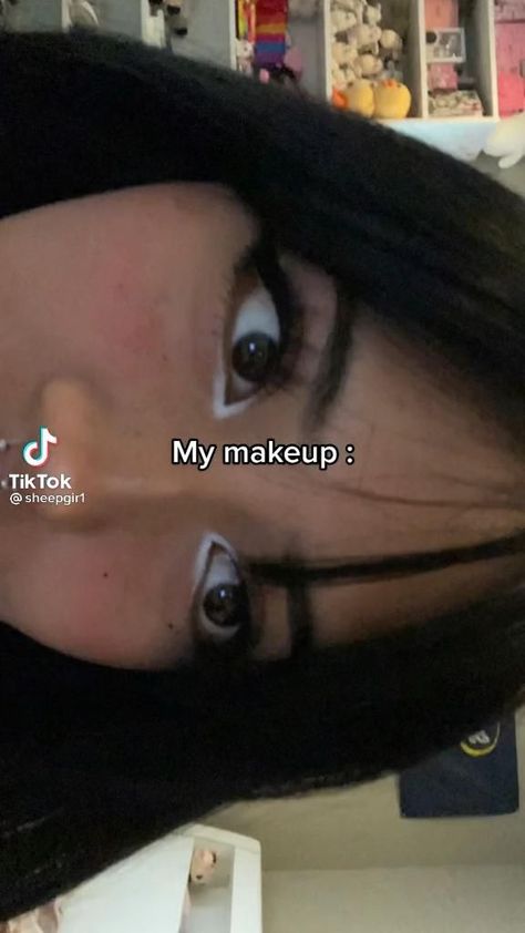 Street Wear Makeup Looks, Grunge Tutorial Makeup, Nose Types Names, Cute Grunge Makeup Looks, Soft Grunge Aesthetic Makeup, Eyeliner Japanese Style, Names Of Different Aesthetics Styles, Type Of Bangs Name, Pretty Emo Makeup