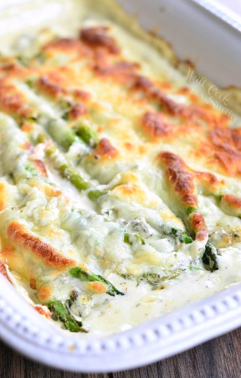 Asparagus Recipes Baked Puff Pastry, Italian Asparagus Recipes, Alfredo Asparagus Bundles, Leftover Asparagus Recipes, Crockpot Asparagus Recipes, Cream Of Asparagus Recipes, Dishes With Asparagus, Sparragus Recipe, Asparagus Meals