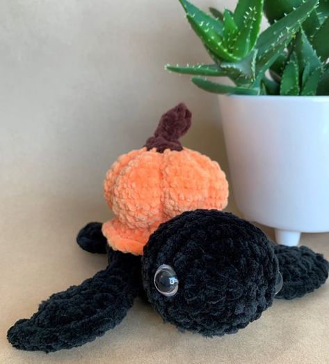 [Collection] Halloween Turtle Crochet, Crochet Plushies Halloween, Crochet Halloween Decor, Halloween Crochet Plushies, Pumpkin Patterns Free, Crochet Pour Halloween, Pumpkin Crochet, Crochet Toys Free Patterns, Crochet Toys Free