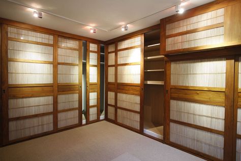 Sliding door / in wood / for walk-in wardrobes / closet FRM RB DR  MATAHATI Japanese Walk In Closet, Closet Doors Bedroom, Bamboo Closet, Japanese Closet, Door Pictures, Doors Bedroom, Interior Closet Doors, Japanese Door, Armoire Dressing