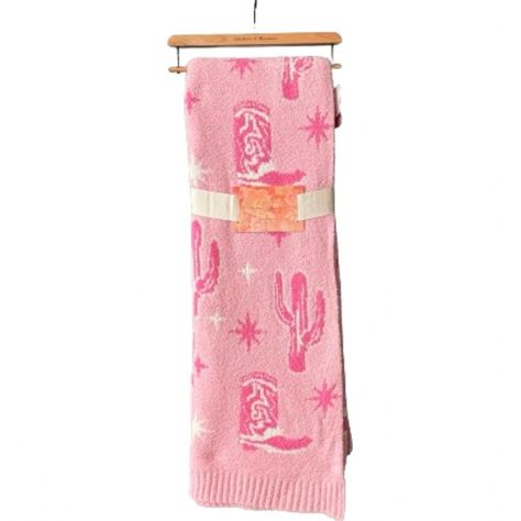 New With Tag Chelsea & Theodore Pink Oversized Cowgirl Western Throw Blanket With Cowboy Boot And Saguaro Cactus. Measures Approx 50” X 70 In Cute Cowgirl Bedroom Ideas, Cowgirl Baby Blanket, Country Pink Bedroom, Room Decor Cowgirl, Cowgirl Nursery Theme Rustic, Pink Country Room, Pink Western Decor, Pink Cowgirl Bedroom, Pink Western Room