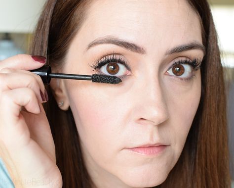 How to layer 2 mascaras for amazing long lashes! This is the best mascara tip! Mascara On Bottom Lashes, How To Apply Blusher, Broken Makeup, The Best Mascara, Bottom Lashes, Great Lash, Products Review, Fiber Lash Mascara, Mascara Tips