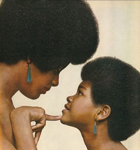 Kama Mama, Kama Binti (Like Mother, Like Daughter), 1971”, by Hank Willis Thoma Plakat Design, Women's Hairstyles, We Are The World, 4c Hairstyles, Hairstyles Medium, E Card, Black Power, Black Culture, Short Haircuts