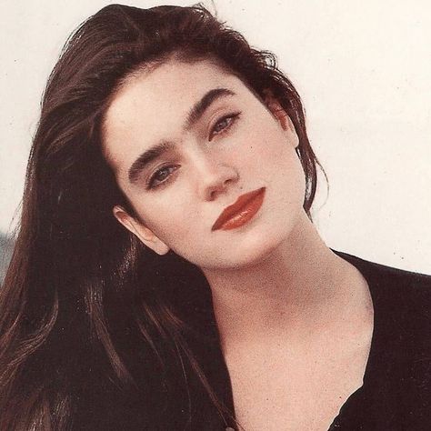 Jennifer Connelly 90s 📸 Jennifer Conely, Jennifer Connelly Young, Long Dark Hair, Jennifer Connelly, Red Lipstick, Classic Beauty, Vintage Beauty, Dark Hair, Pretty Face