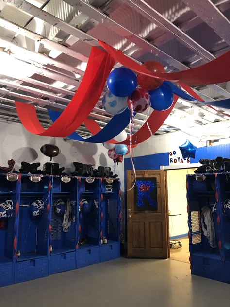 Locker Room Game Day Decorations, Team Locker Room Decorations, Homecoming Locker Room Decorations Football, Football Locker Decorations High School Homecoming, Locker Decorations For Football, Decorating Locker Room, High School Locker Room Decorations, Homecoming Locker Room Decorations, Senior Locker Room Decorations