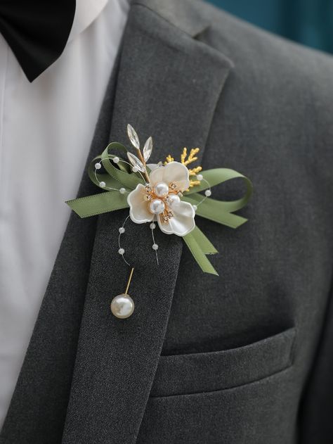 Brooch Boutonniere, Mens Boutonniere, Gowns Vintage, Corsage Prom, Beads Craft, Prom Flowers, Groom Boutonniere, Flower Corsage, Wedding Brooch