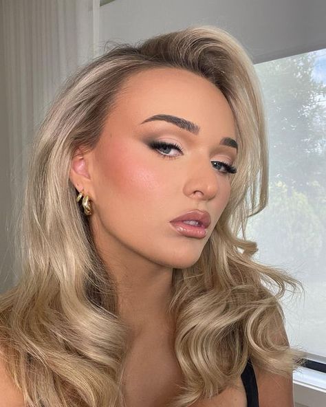 CHLOE EVE on Instagram: "Another moment for this glam and my very own VS model @abbyskud 💖 This look is perfect for debs, bridal and everything else in between. We love a versatile glam over here. Hair: @byteeganhair Key details @viseart Neutral mattes palette @hourglasscosmetics Luminous bronze light powder @maccosmeticsanz New Romance blush @morphebrushes Love bite liner @fentybeauty Fu$$y heat gloss #melbournemua #melbournemakeupartist #softglam #blush #makeupartistsworldwide" Moh Makeup, Anniversary Makeup, Neutral Glam, Love Bite, Unique Homecoming Dresses, Bridal Glam, 10 Birthday, New Romance, Beauty Makeup Tutorial