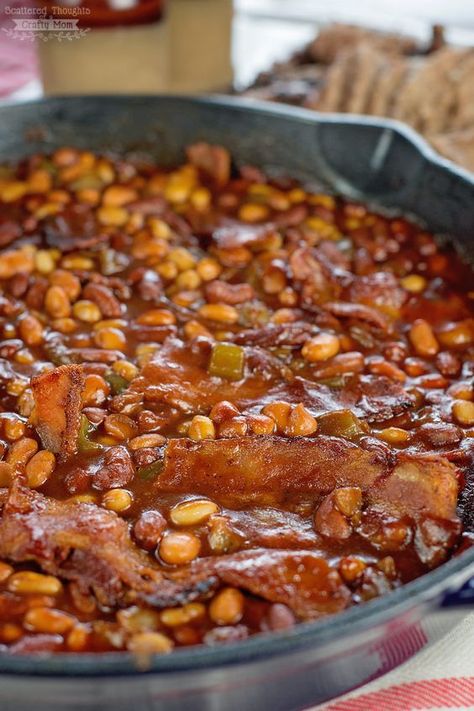 How to make baked beans over the campfire Bacon Baked Beans, Burger Sides, Baked Beans With Bacon, Beans With Bacon, Bbq Beans, Baked Beans Recipe, Beans Beans, Cowboy Beans, Baked Bean Recipes