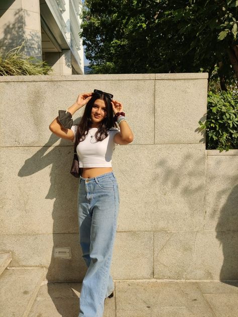 Standing Photo Poses In Jeans Top, Attitude Poses For Women, Jeans Poses, Jeans Dress Outfit, Indian Fancy Dress, Paing Takhon, Jeans Casual Outfit, Girls Jeans Top, Window Illustration