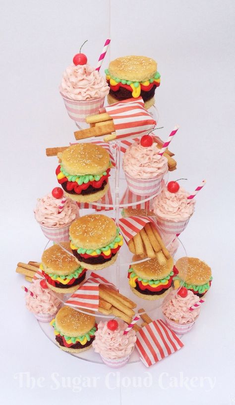 50s Cupcakes, Diner Themed Birthday Party, Retro Cupcakes, Grease Party, Diner Party, Cupcake Wars, Mini Burgers, Sock Hop, Cookies Cake