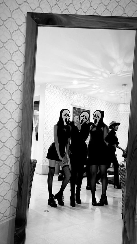 Trio Ideas Halloween, Hawolleen Costumes, Halloween Costumes Ideas For Trio, Trio Scary Halloween Costumes, Trio Group Costumes, Halloween Trio Outfits, Halloween Trios Ideas, Halloween Three People, Halloween For Trios