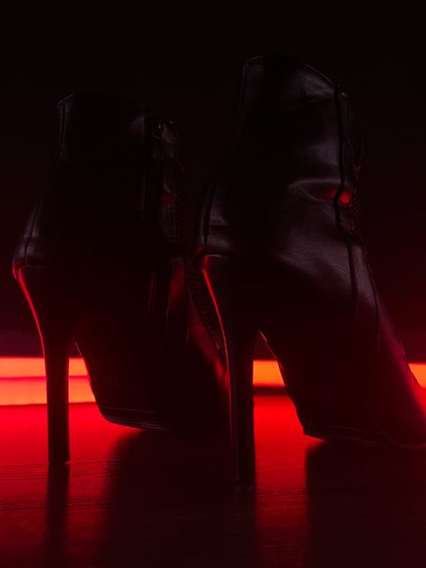 High Heels Dance Aesthetic, Heels Dance Aesthetic, Instagram Aesthetic Ideas, Heels Aesthetic, Dance Heels, Dancing Aesthetic, Aesthetic Ideas, Color Wheel, Pole Dancing