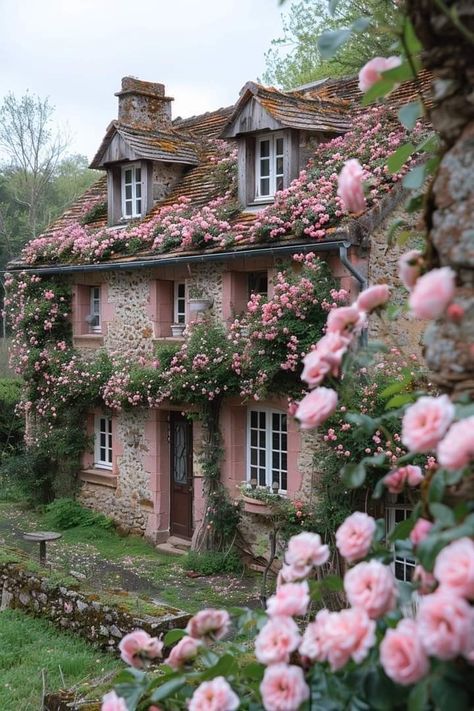 Cottage Aesthetic, Dream Life House, Dream Cottage, Dream House Rooms, Fantasy House, Cute House, Dream Room Inspiration, Dream House Interior, Dream House Exterior