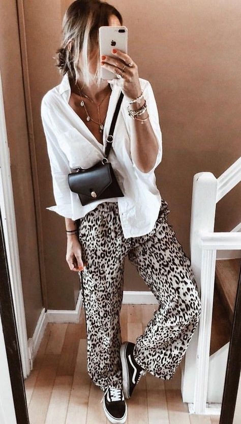 Minimalista Sikk, Fashion Pants Outfit, Leopard Print Outfits, Leopard Print Pants, Stil Inspiration, Outfit Trends, Mode Ootd, Print Pants, Looks Style